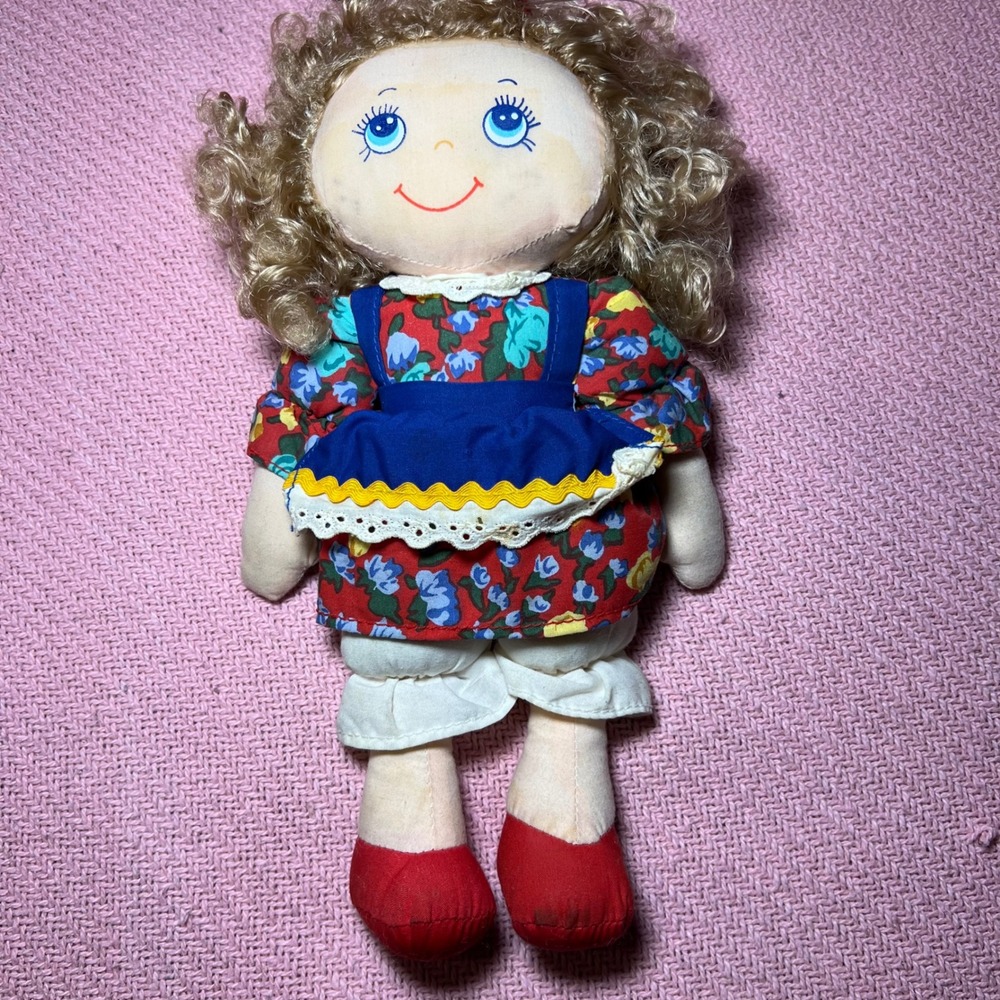Vintage 1992 Commonwealth Toy Rag Doll Blonde Curly Hair‎ Floral Dress 12 Inch